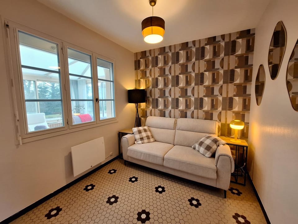 Living room, Photo of the whole room