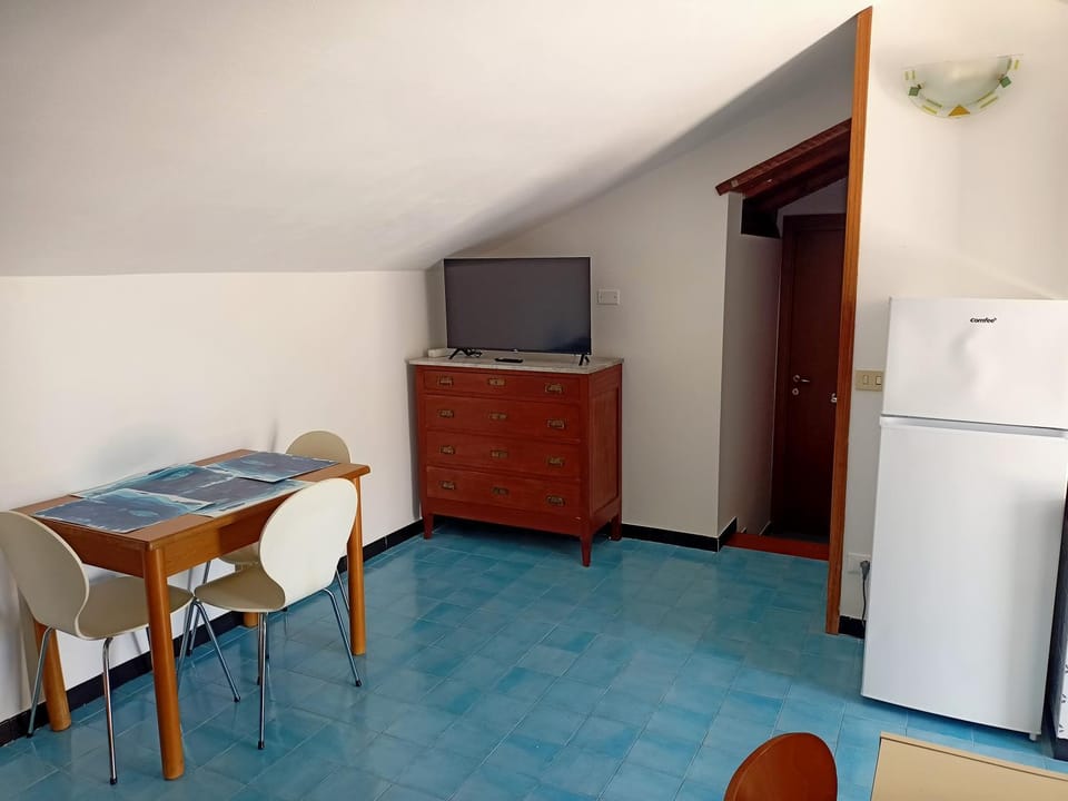 TV and multimedia, Dining area