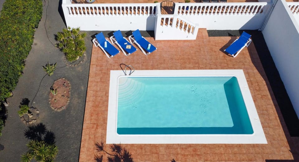 Patio, Day, Pool view, Swimming pool, sunbed