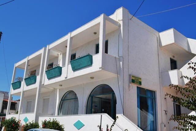 Arant Hotel in Mastihari