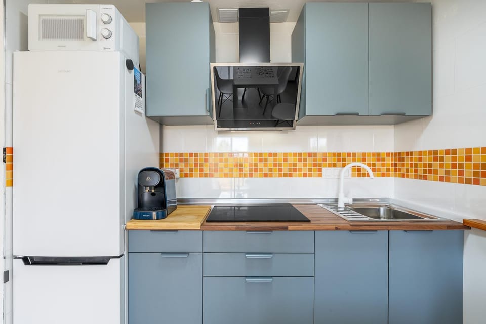 Kitchen or kitchenette, Living room