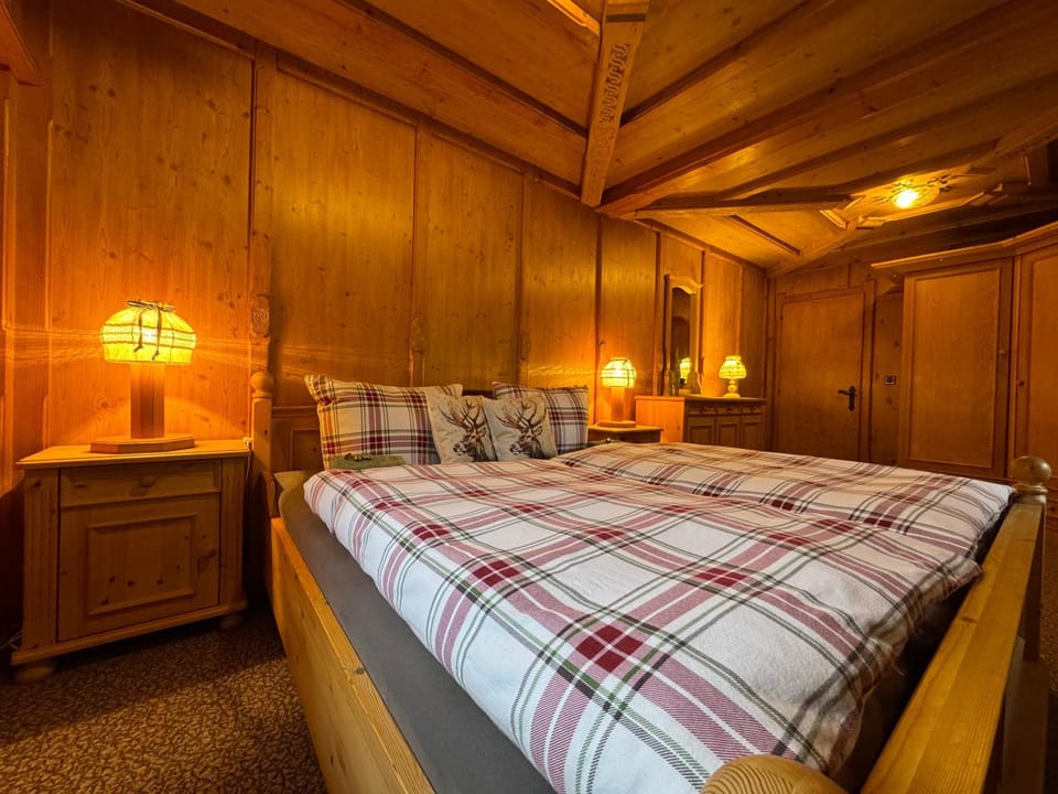 Bed, Photo of the whole room, Bedroom, wardrobe