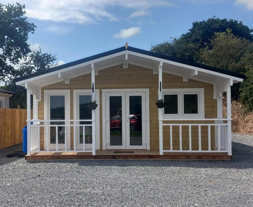 Grove View log house House in County Kilkenny