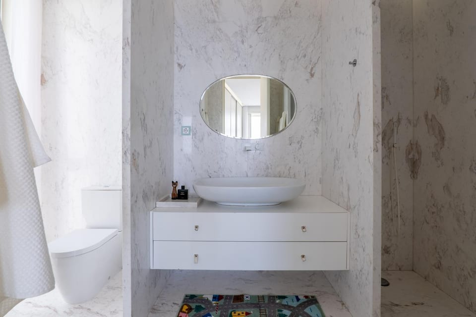 Ocean House Apartment in Porto