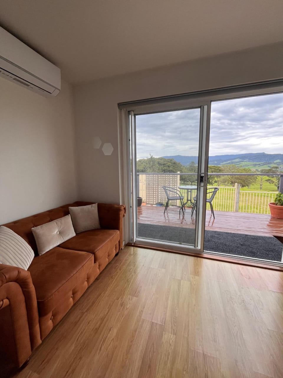 Cosy Studio with valley views House in Gerroa