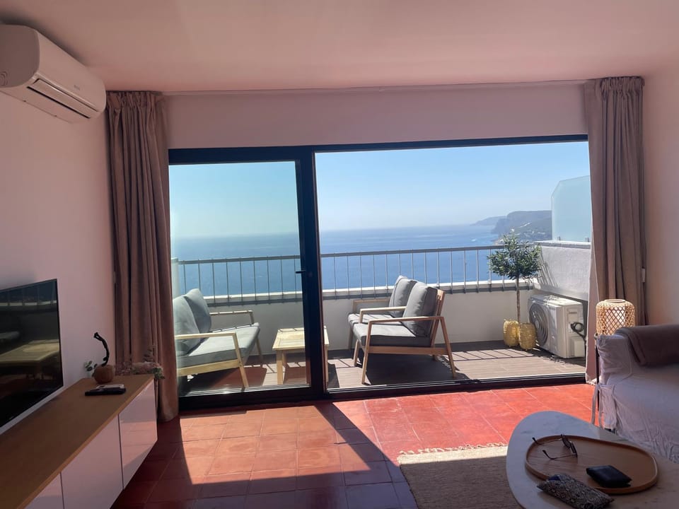 Sea view apartment, next to Lisbon Apartment in Sesimbra
