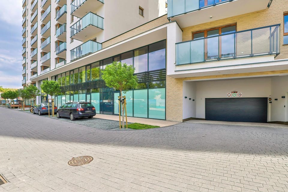 Property building, Day, Neighbourhood, Street view, Location