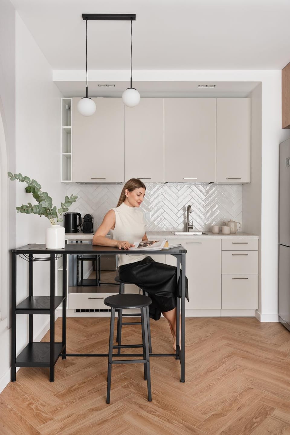 People, Kitchen or kitchenette, Dining area, stove