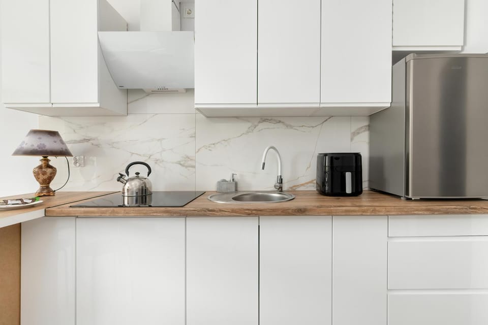 Coffee/tea facilities, Kitchen or kitchenette, oven, pet friendly, stove