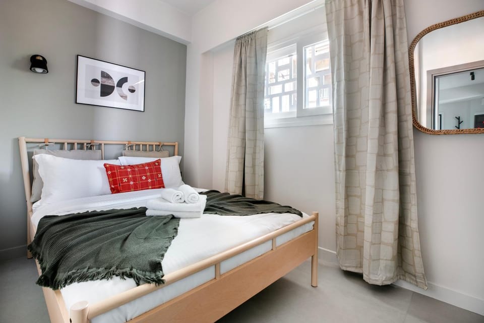 Bed, Photo of the whole room, Bedroom, towels, air conditioner