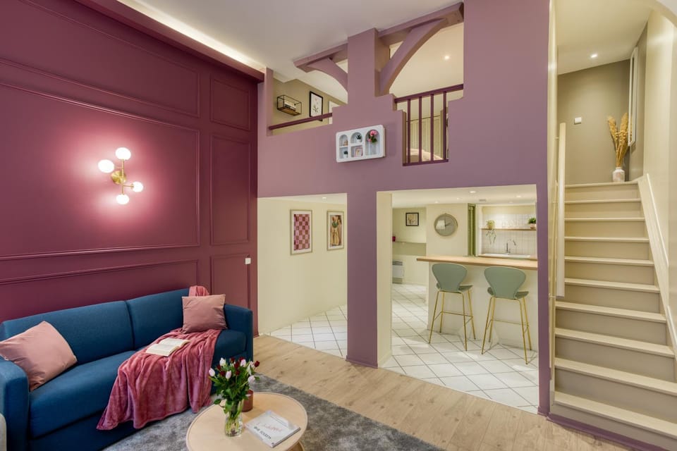 Kitchen or kitchenette, Living room, Seating area