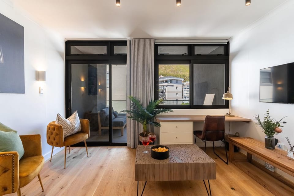 Jade Views Sea Point - Studio, pvt balcony, views Apartment in Sea Point