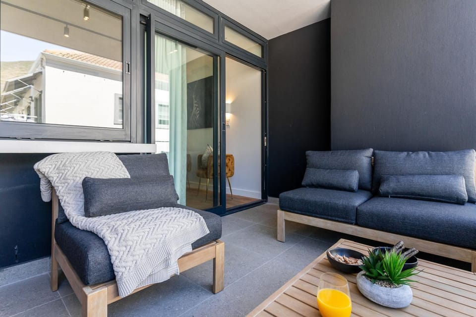 Jade Views Sea Point - Studio, pvt balcony, views Apartment in Sea Point