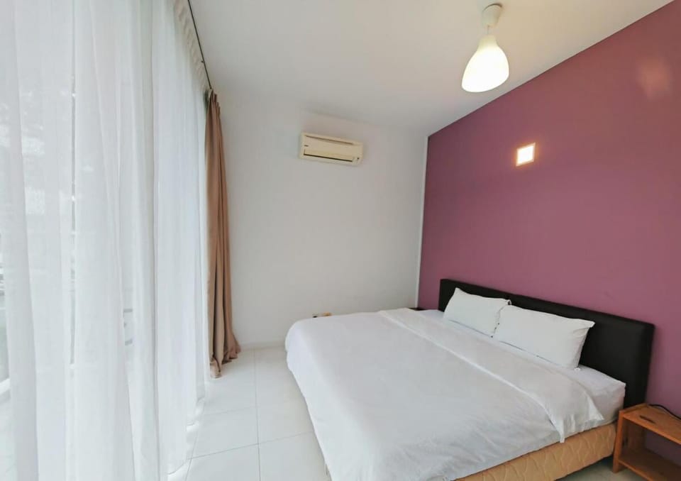 2 Spacious Lupsxury conor villa garden Parking group family gathering wedding House in George Town