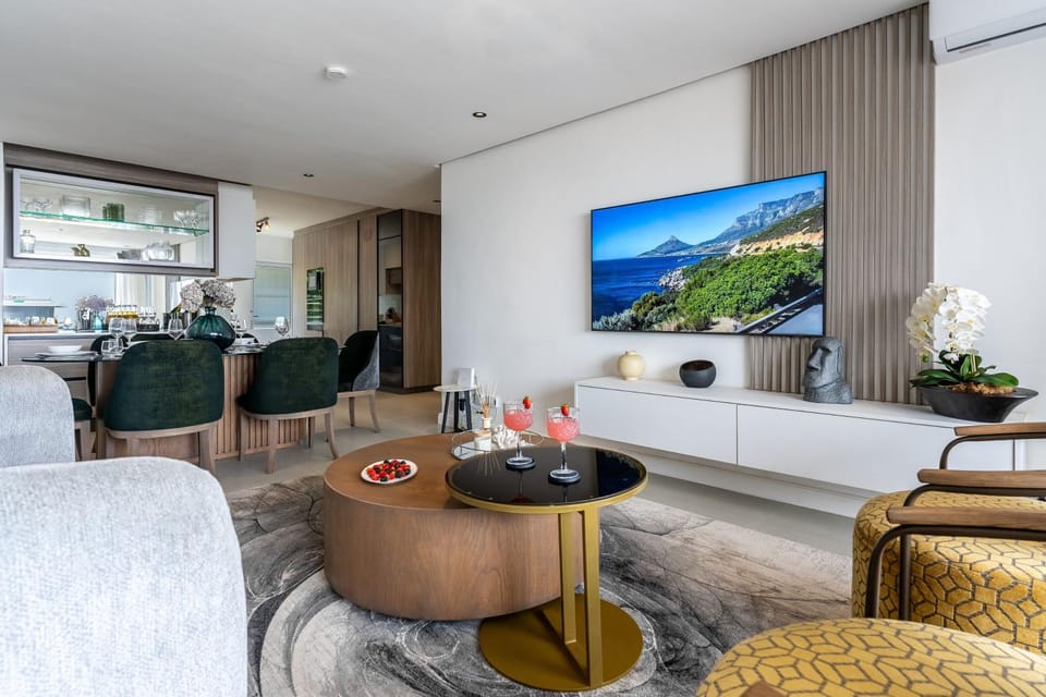 Bantry Alanda - Modern Apt in Bantry Bay with views Apartment in Sea Point