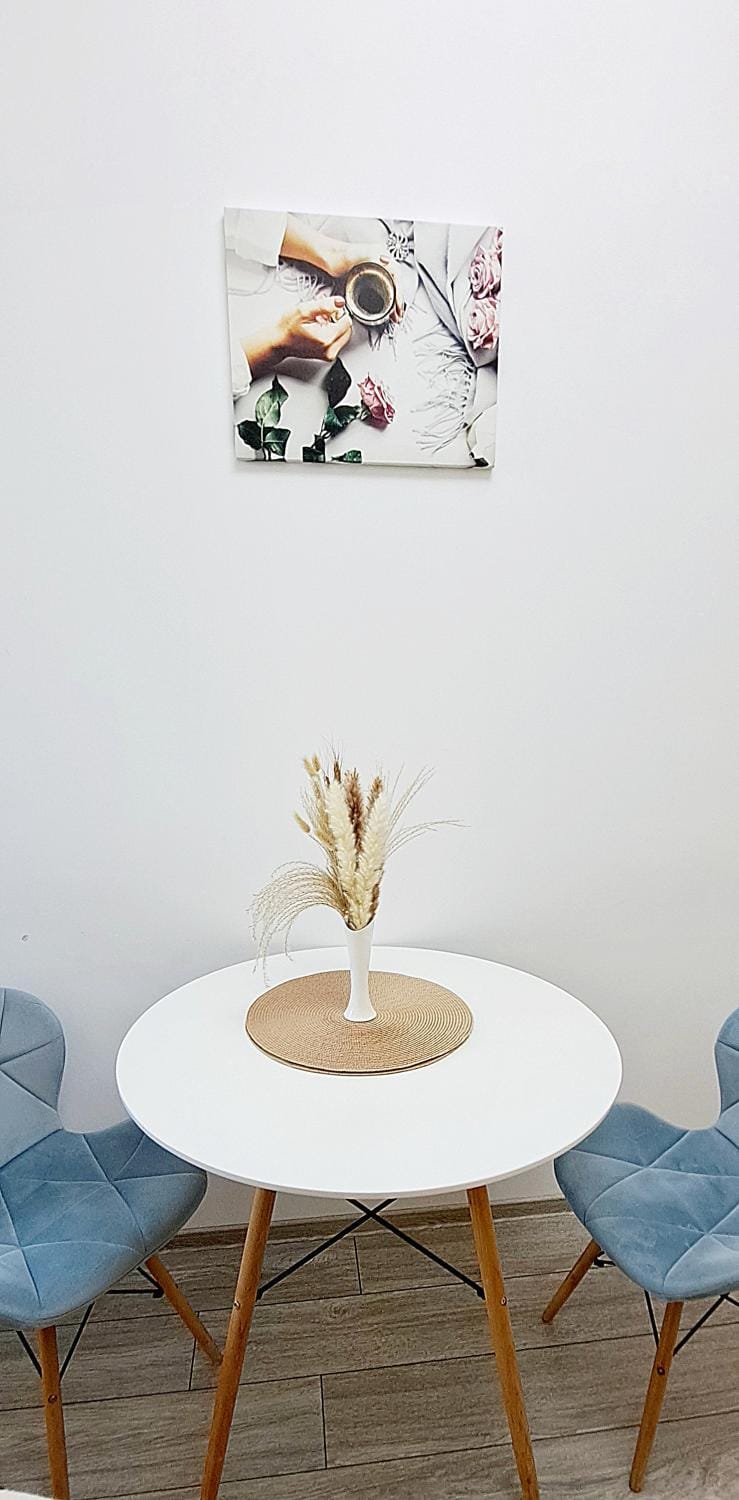 Dining area, kitchen