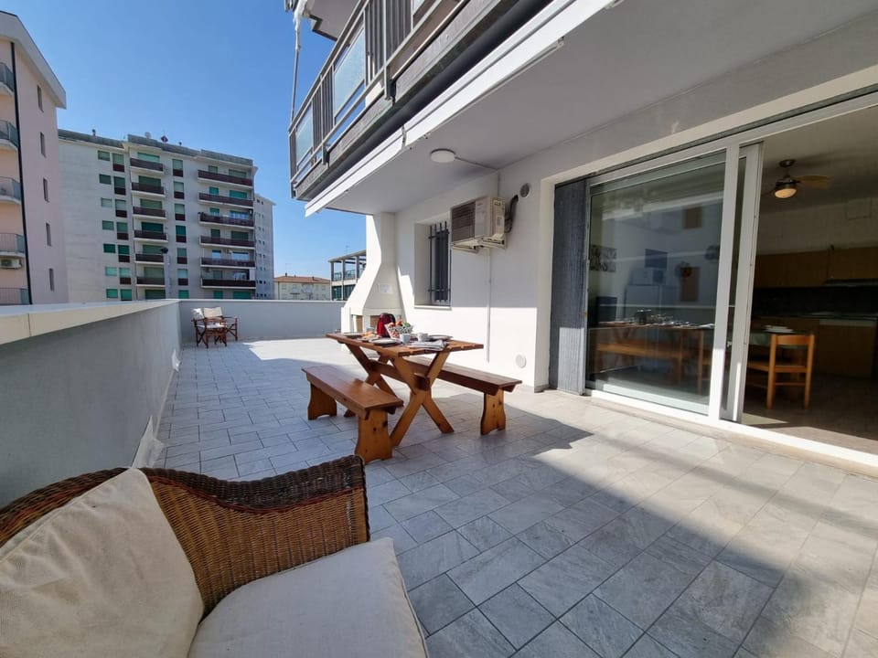 Balcony/Terrace, Balcony/Terrace