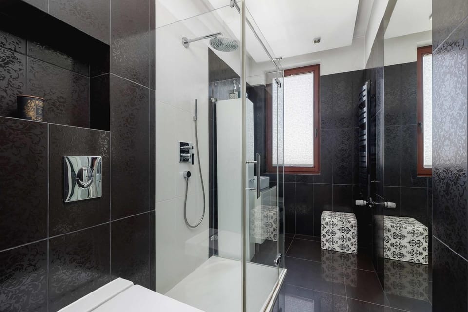Shower, Bathroom, towels