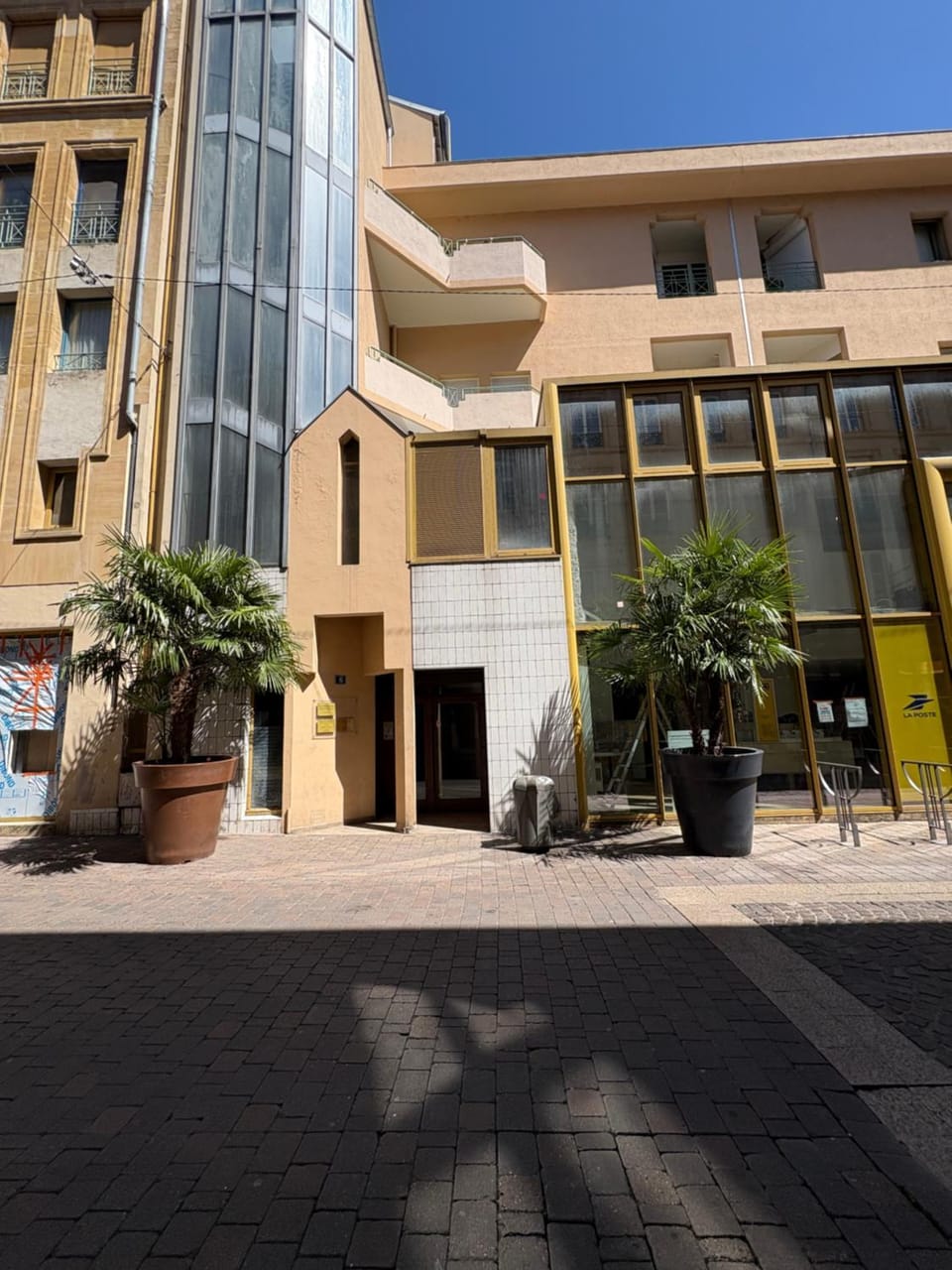 Property building, Street view