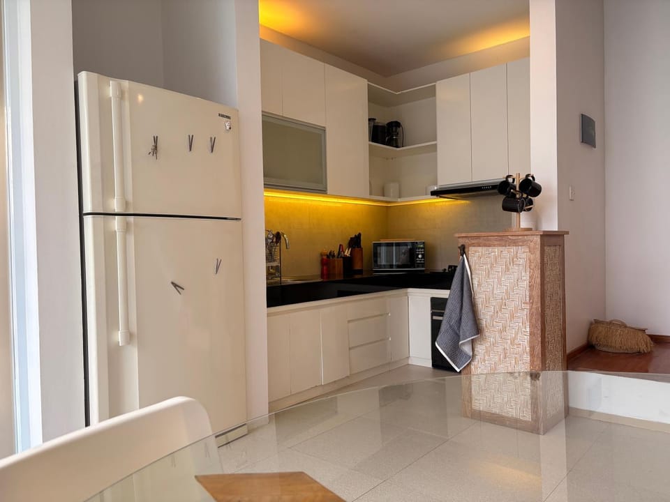 Kitchen or kitchenette, oven