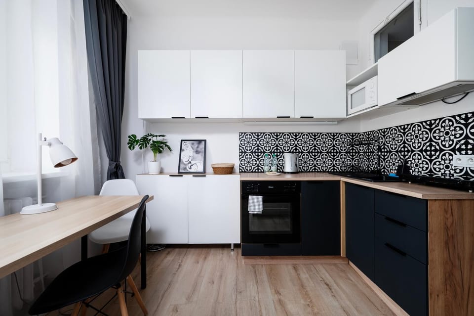 Kitchen or kitchenette, Dining area, oven, stove