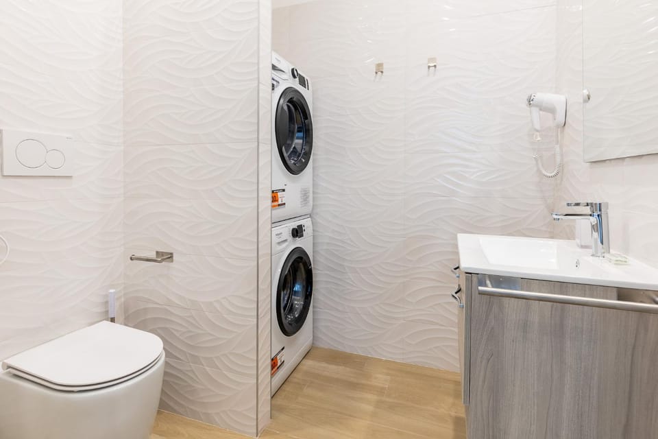 Toilet, Bathroom, washing machine, dryer