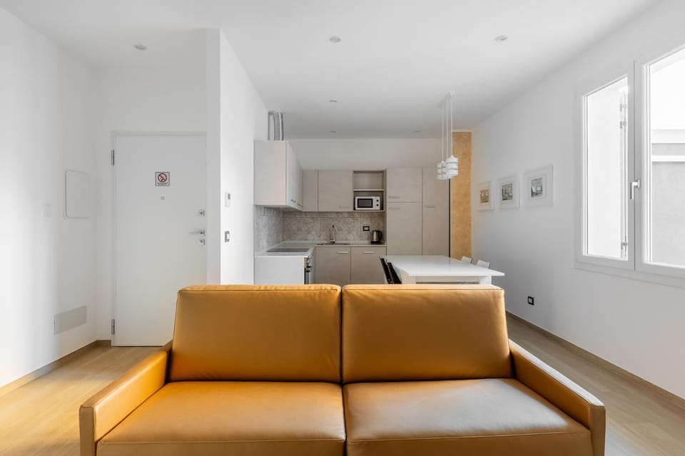 Kitchen or kitchenette, Living room, Seating area, Dining area, oven, stove