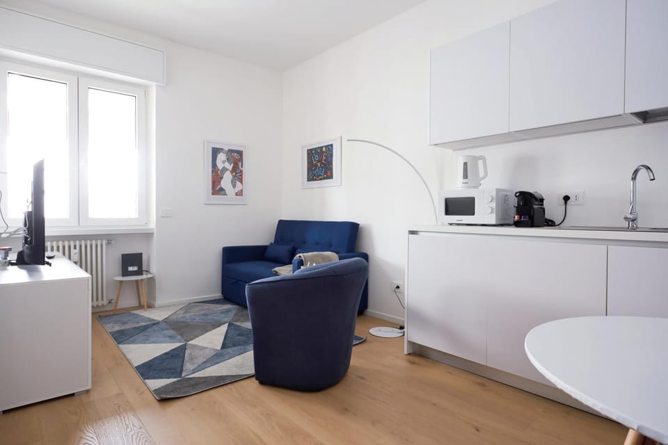 Kitchen or kitchenette, Living room