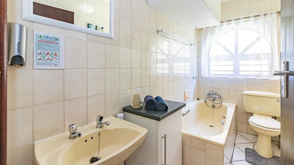 Toilet, Bathroom, Bath