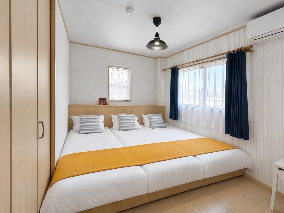 Bed, Photo of the whole room, Bedroom, wardrobe