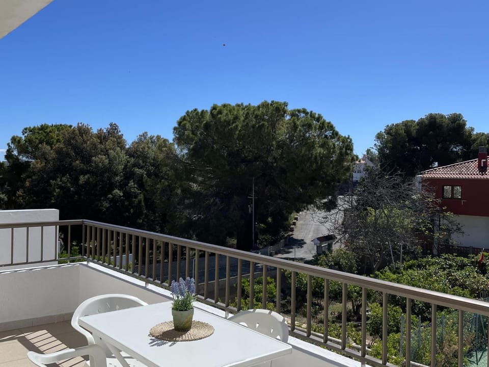 View (from property/room), Balcony/Terrace, Garden view