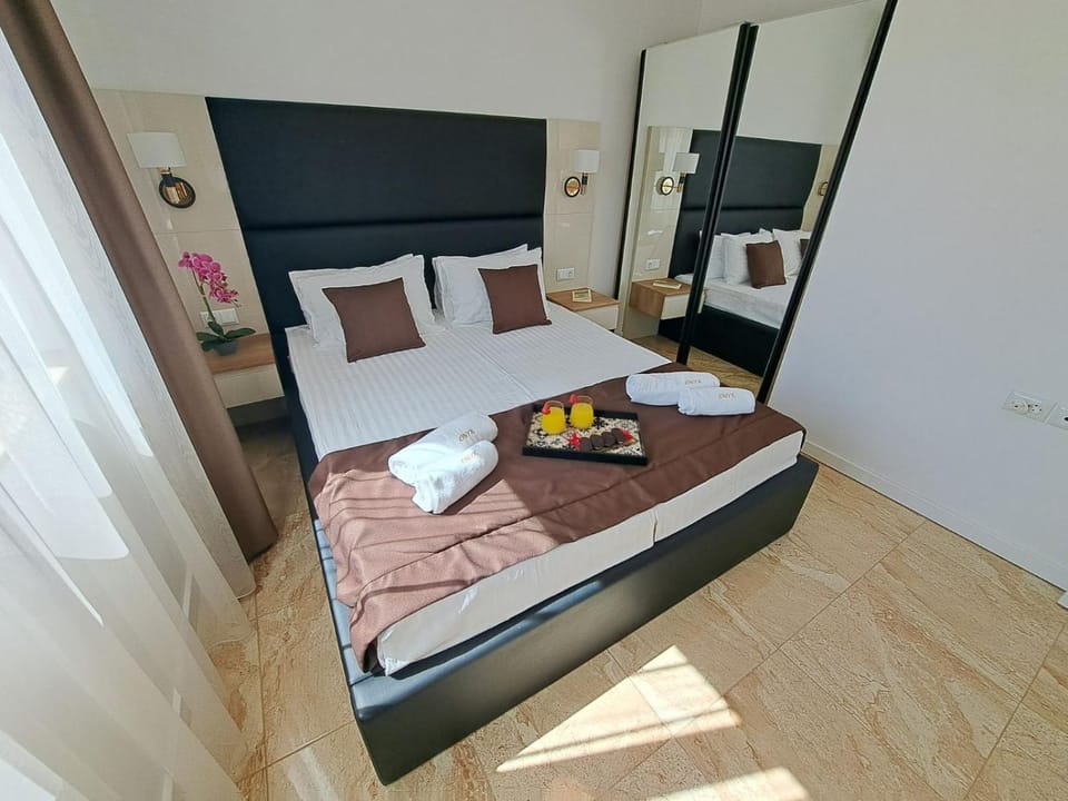 Bed, Photo of the whole room, Bedroom, towels, wardrobe