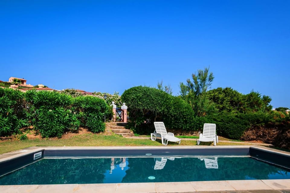 Villa Agosto - Piscina privata Villa in Punta de su Torrione