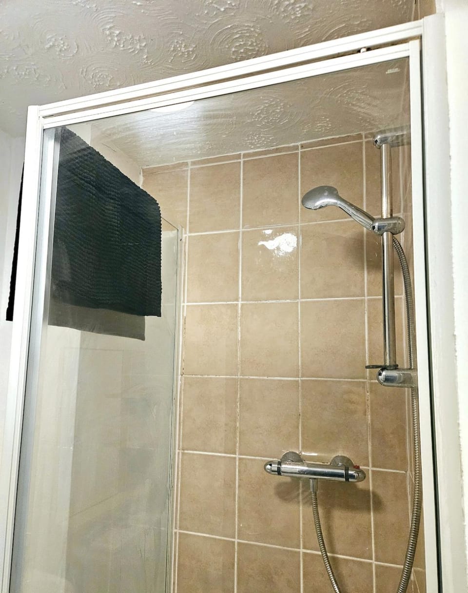 1 Bedroom Apartment in Poole Apartment in Poole