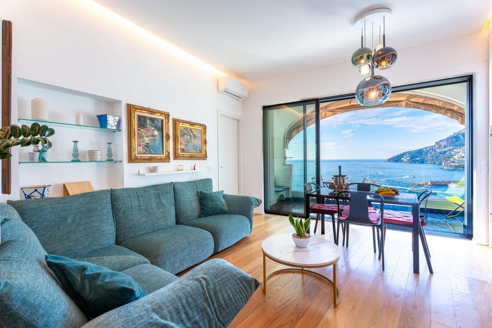 Living room, Sea view