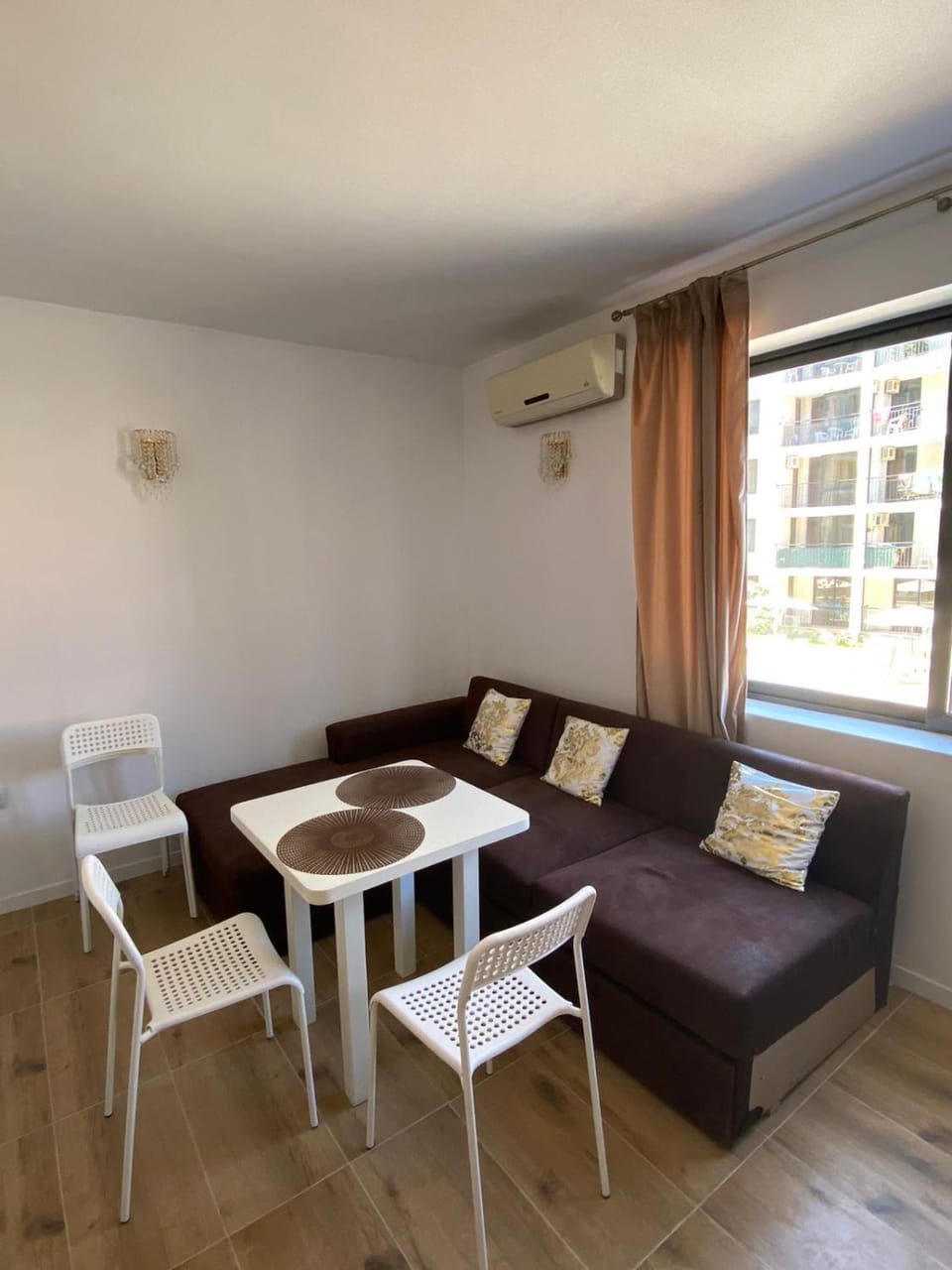 Living room, Seating area, Dining area, air conditioner