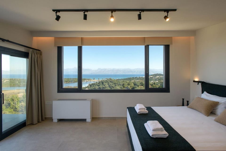 Bed, View (from property/room), Photo of the whole room, Bedroom, Sea view