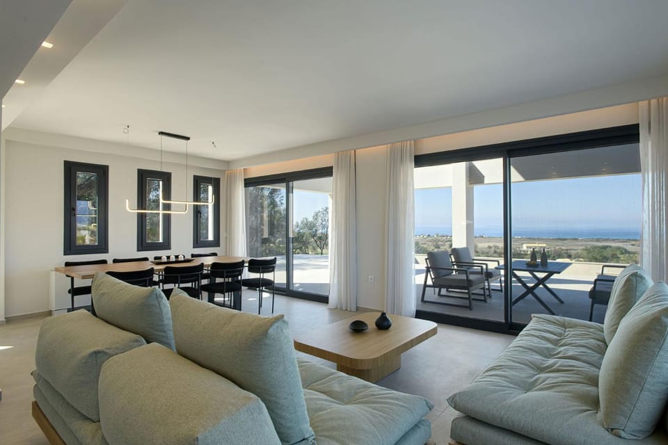 Living room, Dining area, Sea view