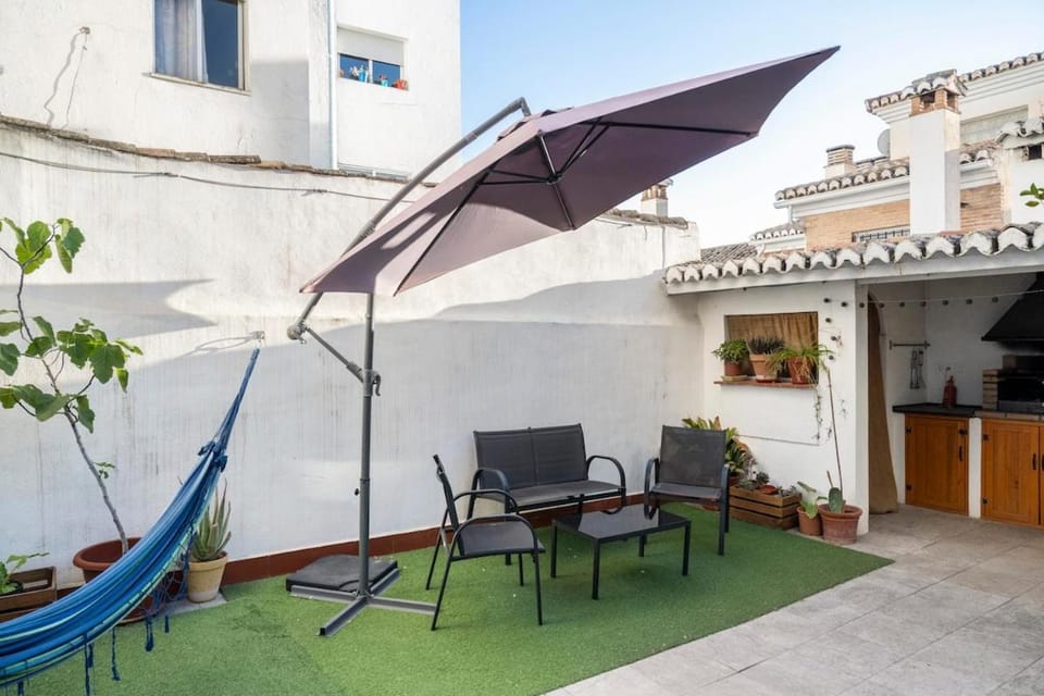Apartment with a large patio Apartment in Granada