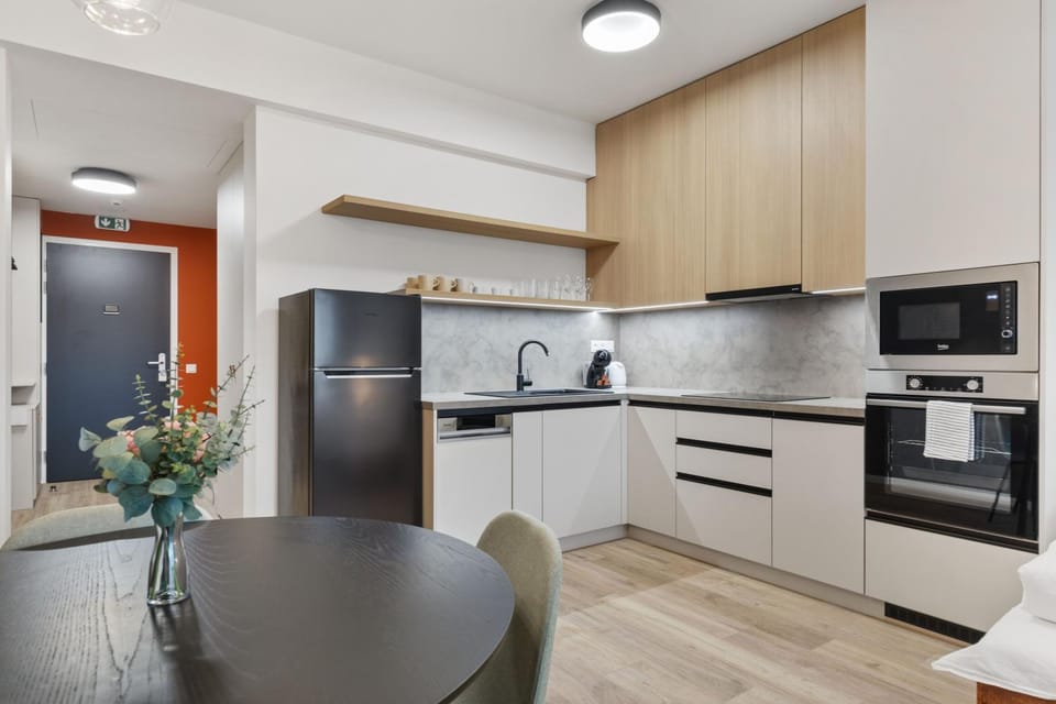 Kitchen or kitchenette, Dining area, dishwasher, oven, stove