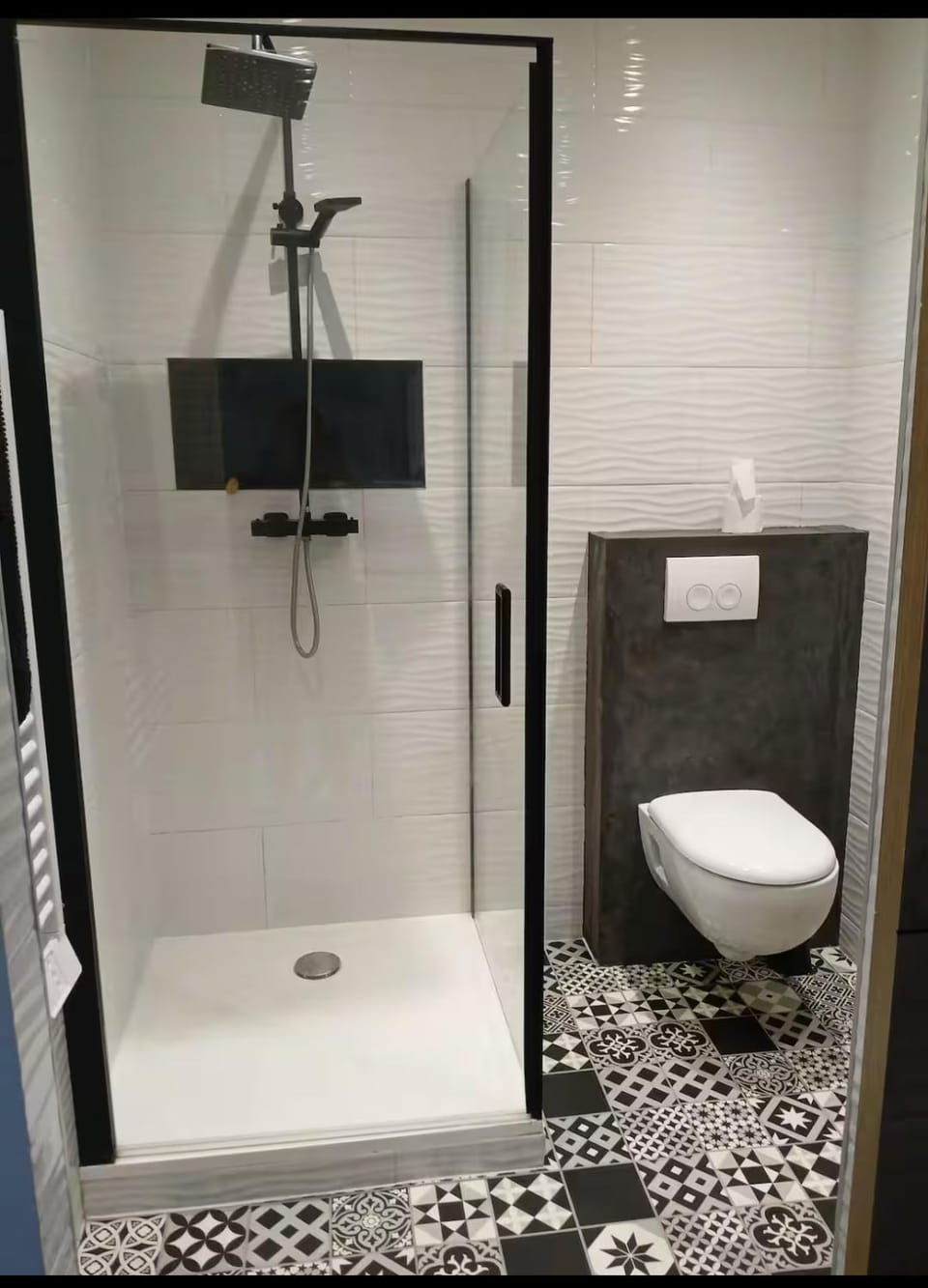 Shower, Toilet, Bathroom