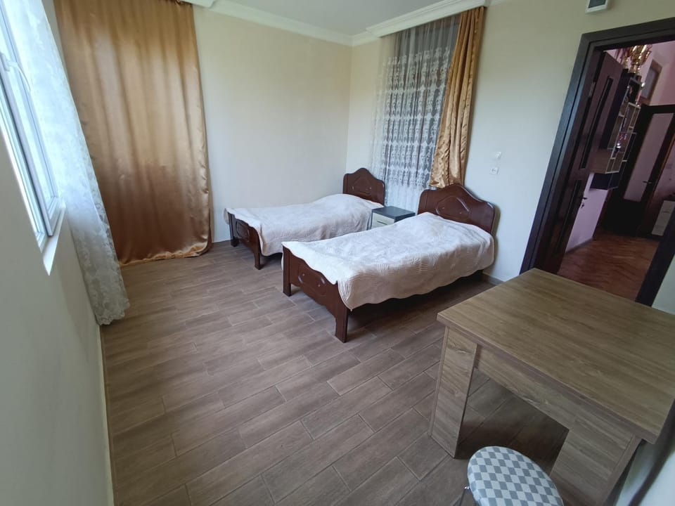 Bed, Living room, Photo of the whole room, Seating area, Bedroom