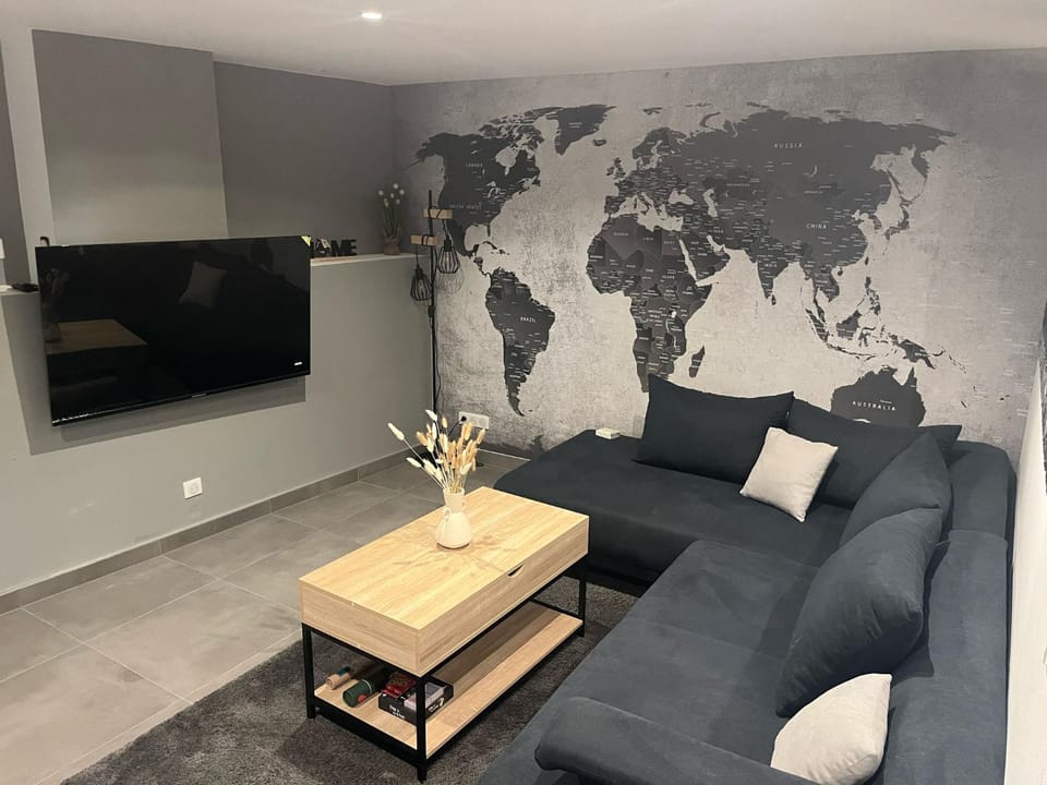 TV and multimedia, Living room, Seating area