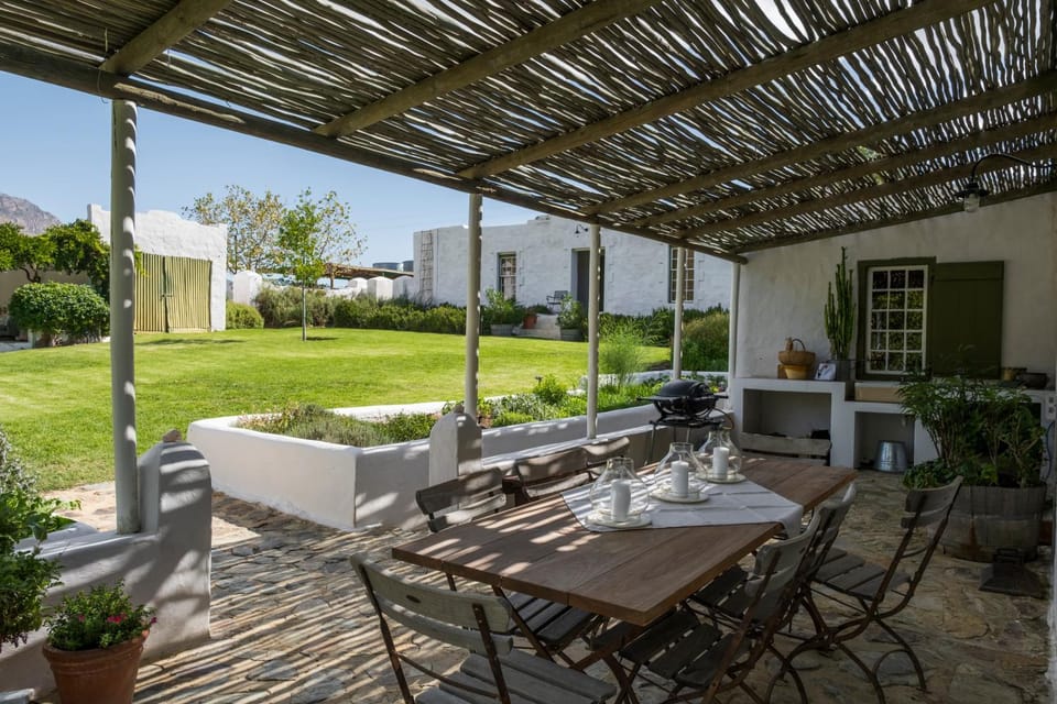 BBQ facilities, Garden, Dining area
