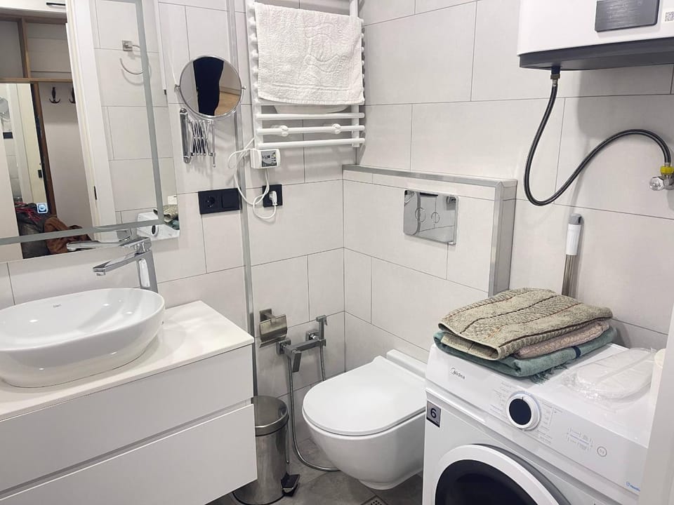 Shower, Toilet, washing machine