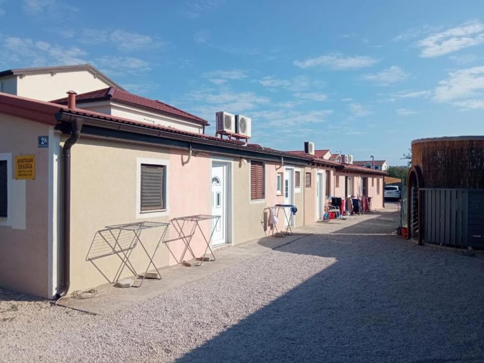 Property building, Facade/entrance