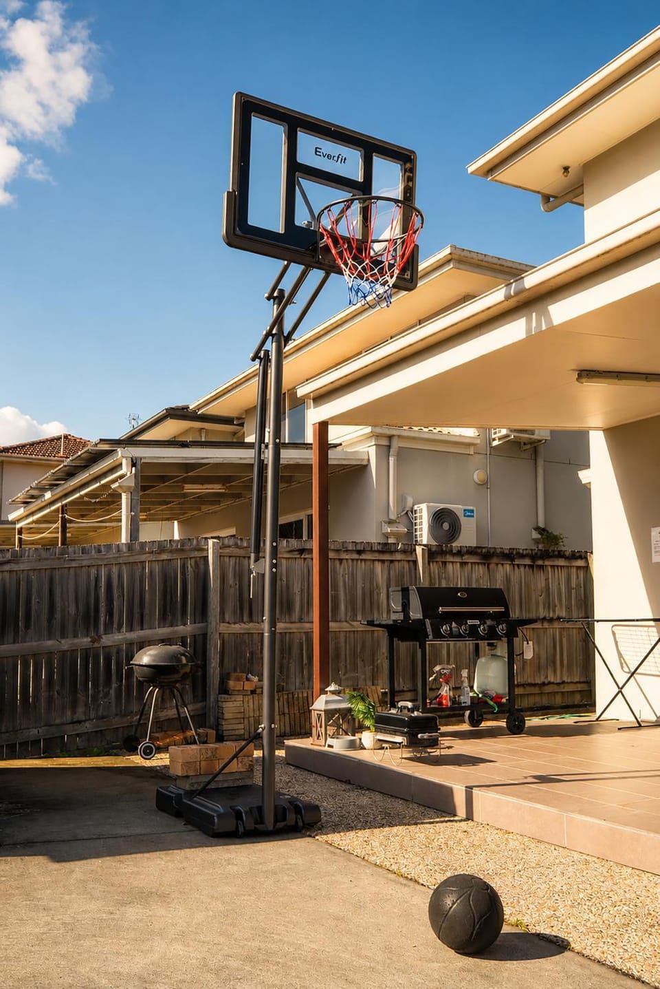 5BR Family Home - EV car point at home, 2 Master Suites - Near Sunnybank, QEII, QSAC and Griffith Uni House in Brisbane