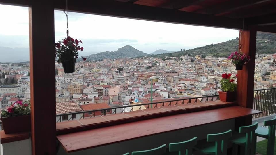 Balcony/Terrace, Business facilities, Mountain view