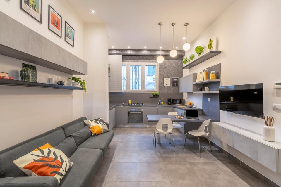 TV and multimedia, Kitchen or kitchenette, Living room, Seating area, Dining area, minibar