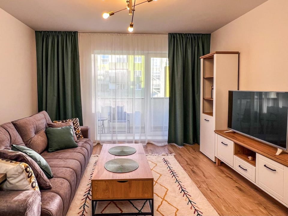 Communal lounge/ TV room, TV and multimedia, Living room, Seating area, Evening entertainment